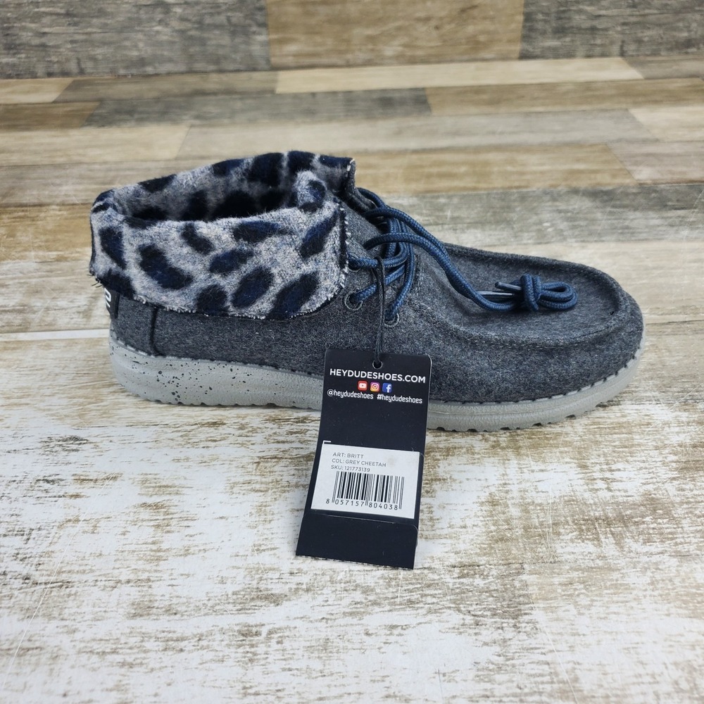 Hey Dude Britt Womens Shoes Sz 7 Gray Cheetah Slip On Round Toe Foldable Cuff